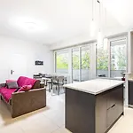 Guestready - Bright Charm With A Terrace Paryż