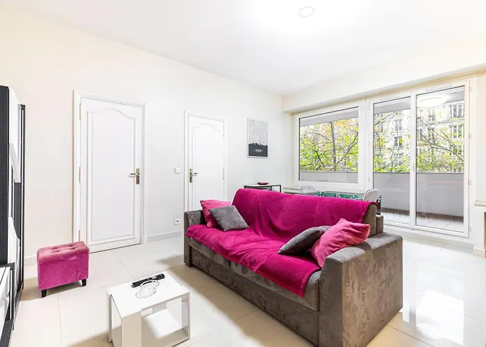 Guestready - Bright Charm With A Terrace Parijs