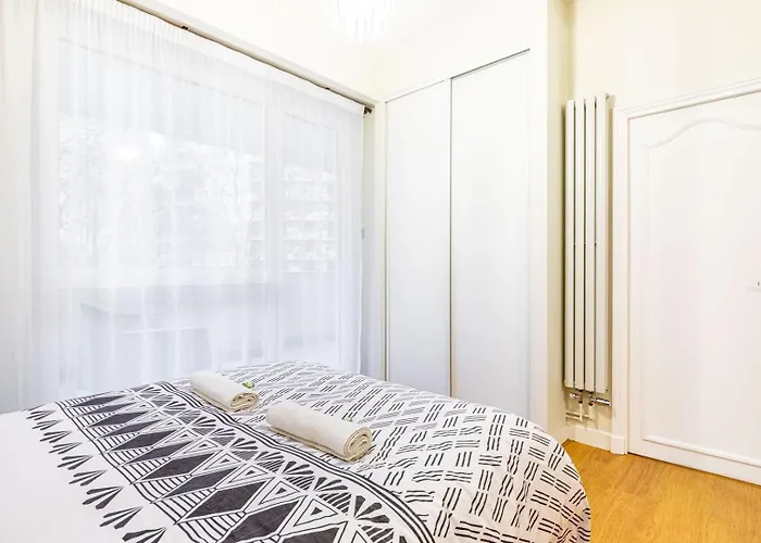 Appartement Guestready - Bright Charm With A Terrace Parijs