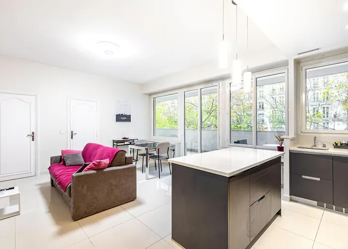 Guestready - Bright Charm With A Terrace Parijs